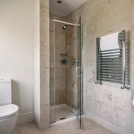 Kenmare Home Sleeps 8 With Use Of Hotel Pool