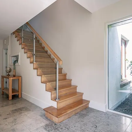 Kenmare Home Sleeps 8 With Use Of Hotel Pool *