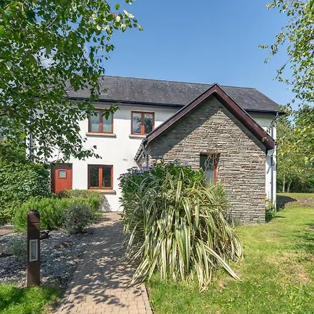 Kenmare Home Sleeps 8 With Use Of Hotel Pool *